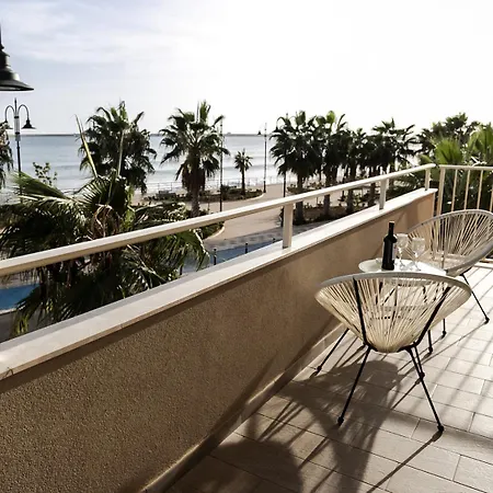 Sea&sun Apartment *